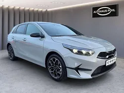 (waf) wolfsgrau metallic Neu 2025 Kia Ceed Limousine | 24.950 € (Etwas zu teuer)