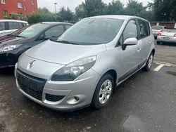 Silber Gebraucht 2010 Renault Scénic III Van / Kleinbus | 2.200 €