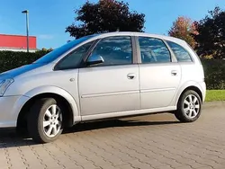 Silber Gebraucht 2005 Opel Meriva Van / Kleinbus | 2.900 € (Fairer Preis)