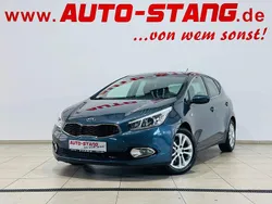 Blau Gebraucht 2013 Kia Ceed DREAM-TEAM Edition Limousine | 8.750 € (Fairer Preis)