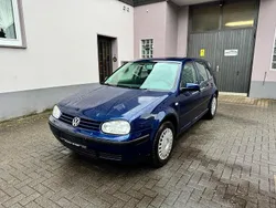 Blau Gebraucht 2002 VW Golf IV Kleinwagen | 2.900 € (Fairer Preis)