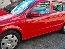 Rot Gebraucht 2006 Opel Astra Limousine | 1.100 € (Guter Preis)