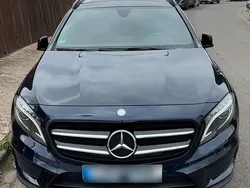Blau Gebraucht 2017 Mercedes GLA200 AMG line SUV | 18.250 € (Guter Preis)