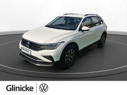 Weiß Gebraucht 2022 VW Tiguan Life SUV | 27.480 € (Fairer Preis)