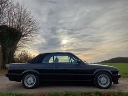 Schwarz Gebraucht 1992 BMW 318 Cabriolet Cabrio | 8.700 €