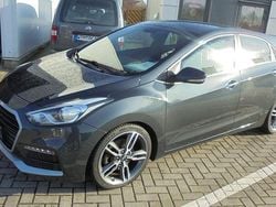 Grau Gebraucht 2017 Hyundai i30 Turbo Limousine | 12.990 € (Etwas zu teuer)