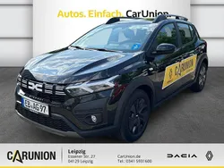 Perlmuttschwarz metallic Gebraucht 2025 Dacia Sandero Expression Kleinwagen | 19.559 € (Fairer Preis)