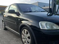 Schwarz Gebraucht 2002 Opel Corsa Kleinwagen | 1.400 € (Fairer Preis)