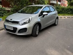 Silber Gebraucht 2012 Kia Rio Edition 7 Limousine | 4.300 € (Guter Preis)