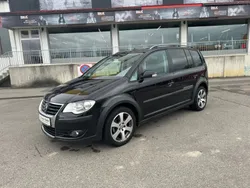 Schwarz Gebraucht 2009 VW Touran Cross Van / Kleinbus | 5.999 € (Fairer Preis)