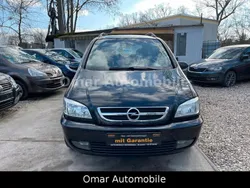 Schwarz Gebraucht 2004 Opel Zafira Elegance Van / Kleinbus | 2.499 € (Fairer Preis)