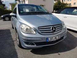 Blau Gebraucht 2005 Mercedes B170 Van / Kleinbus | 2.300 € (Guter Preis)