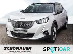 Weiss Gebraucht 2021 Peugeot e-2008 GT SUV | 21.490 € (Etwas zu teuer)