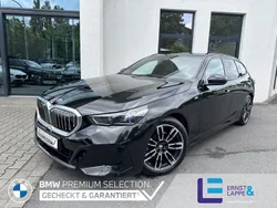 Black saphire Gebraucht 2024 BMW 520 M Sport Kombi | 52.880 € (Superpreis)