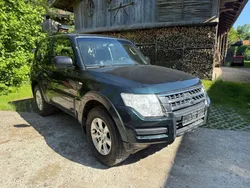 Schwarz Gebraucht 2015 Mitsubishi Pajero SUV | 7.999 €