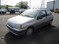 Silber Gebraucht 1996 Renault Clio Kleinwagen | 1.490 €