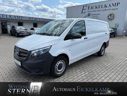 Weiß Gebraucht 2023 Mercedes Vito Van / Kleinbus | 26.775 € (Superpreis)
