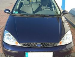 Blau metallic Gebraucht 2002 Ford Focus | 2.800 € (Teuer)