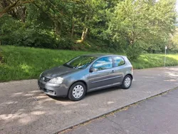 Grau Gebraucht 2005 VW Golf IV Comfortline Limousine | 6.000 € (Teuer)