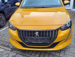 Gelb Gebraucht 2021 Peugeot 208 Allure Kleinwagen | 17.590 € (Etwas zu teuer)