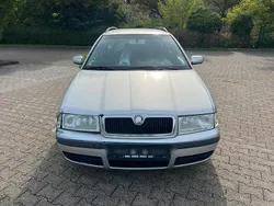 Grau Gebraucht 2002 Skoda Octavia Kombi | 999 € (Guter Preis)