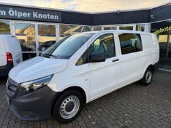 Weiß Gebraucht 2021 Mercedes Vito Van / Kleinbus | 19.590 € (Teuer)