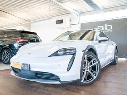 Grau Gebraucht 2021 Porsche Taycan Cross Turismo Limousine | 61.490 € (Etwas zu teuer)