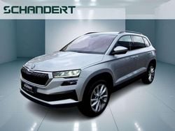 Brilliantsilber metallic Gebraucht 2023 Skoda Karoq Style SUV | 27.440 € (Guter Preis)