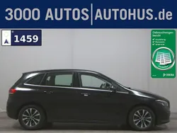 Schwarz Gebraucht 2022 Mercedes B200 Style Van / Kleinbus | 17.680 € (Superpreis)