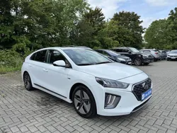 Weiß metallic Gebraucht 2020 Hyundai Ioniq Premium Limousine | 22.090 € (Teuer)