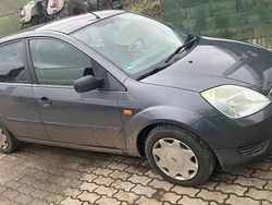 Grau Gebraucht 2005 Ford Fiesta Kleinwagen | 400 € (Guter Preis)
