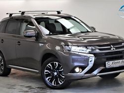 Granitbraun Gebraucht 2016 Mitsubishi Outlander Top SUV | 27.499 €
