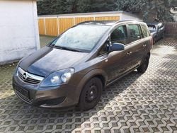 Grau Gebraucht 2013 Opel Zafira Family Van / Kleinbus | 2.990 € (Guter Preis)