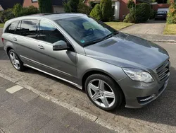 Grau Gebraucht 2011 Mercedes R350 Van / Kleinbus | 14.950 € (Teuer)