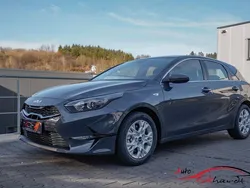 Grau Gebraucht 2024 Kia Ceed Vision Limousine | 23.490 € (Etwas zu teuer)