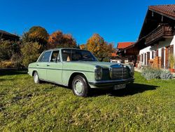 Grün Gebraucht 1973 Mercedes W114 Limousine | 8.500 €