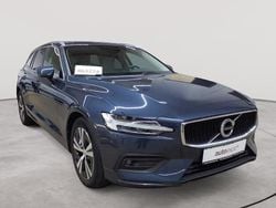 Denim blaumetallic Gebraucht 2020 Volvo V60 Momentum Kombi | 26.590 € (Guter Preis)