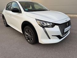 Weiß Gebraucht 2022 Peugeot 208 Active Kleinwagen | 13.800 € (Superpreis)