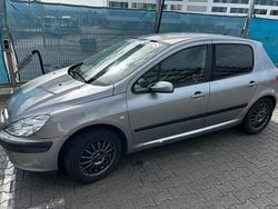 Grau Gebraucht 2003 Peugeot 307 Filou Limousine | 1.000 € (Guter Preis)