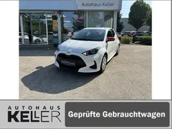 Schneeweiß Gebraucht 2022 Toyota Yaris Basis Kleinwagen | 11.960 € (Guter Preis)
