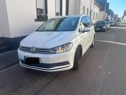 Weiß Gebraucht 2016 VW Touran Sound Van / Kleinbus | 12.600 €