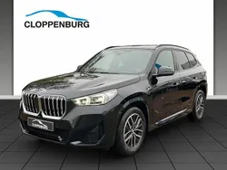 Black sapphire Neu 2025 BMW X1 M Sport SUV | 44.930 € (Superpreis)