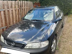 Blau Gebraucht 1980 Opel Vectra Kleinwagen | 500 €