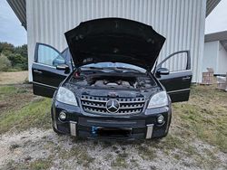 Schwarz Gebraucht 2006 Mercedes ML63 AMG AMG SUV | 15.500 € (Fairer Preis)