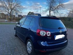 Blau Gebraucht 2009 VW Golf Plus Cross Comfortline Van / Kleinbus | 3.499 € (Guter Preis)