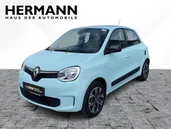 Pastellblau (blau) Gebraucht 2021 Renault Twingo SE Kleinwagen | 12.499 € (Teuer)