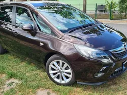 Braun Gebraucht 2016 Opel Zafira Tourer Van / Kleinbus | 7.500 € (Guter Preis)