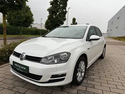 Weiß Gebraucht 2015 VW Golf VII LOUNGE Limousine | 8.976 € (Fairer Preis)