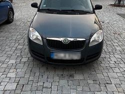 Grau Gebraucht 2009 Skoda Fabia Classic Limousine | 750 € (Superpreis)