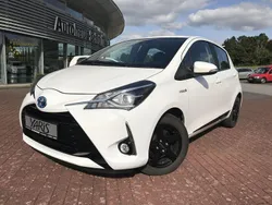 Weiß Gebraucht 2017 Toyota Yaris Hybrid Comfort Limousine | 13.890 € (Fairer Preis)